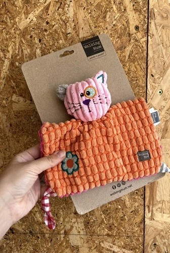 Walking mum cat comforter - walking,
